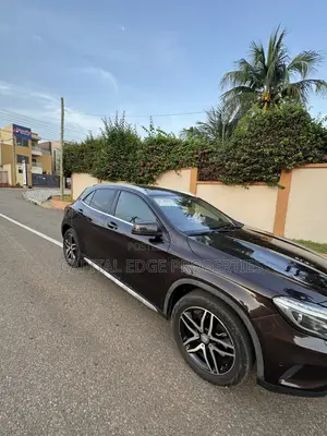 Mercedes-Benz GLA-Class 2017 Brown