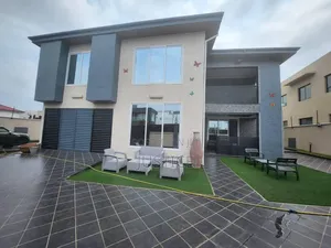 5bdrm Mansion in Airport Hills Estate for sale