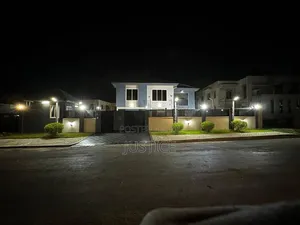 5bdrm Mansion in Airport Hills Estate for sale