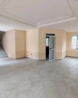 3bdrm Townhouse / Terrace in Dzorwulu for rent
