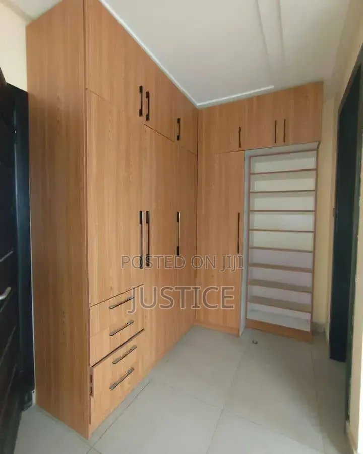 3bdrm Townhouse / Terrace in Dzorwulu for rent