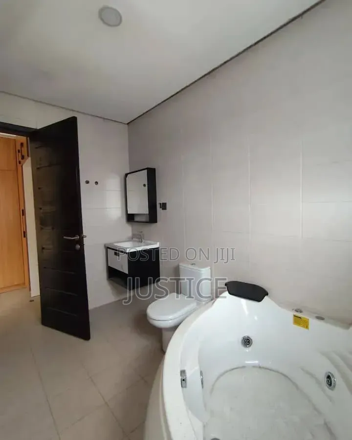 3bdrm Townhouse / Terrace in Dzorwulu for rent