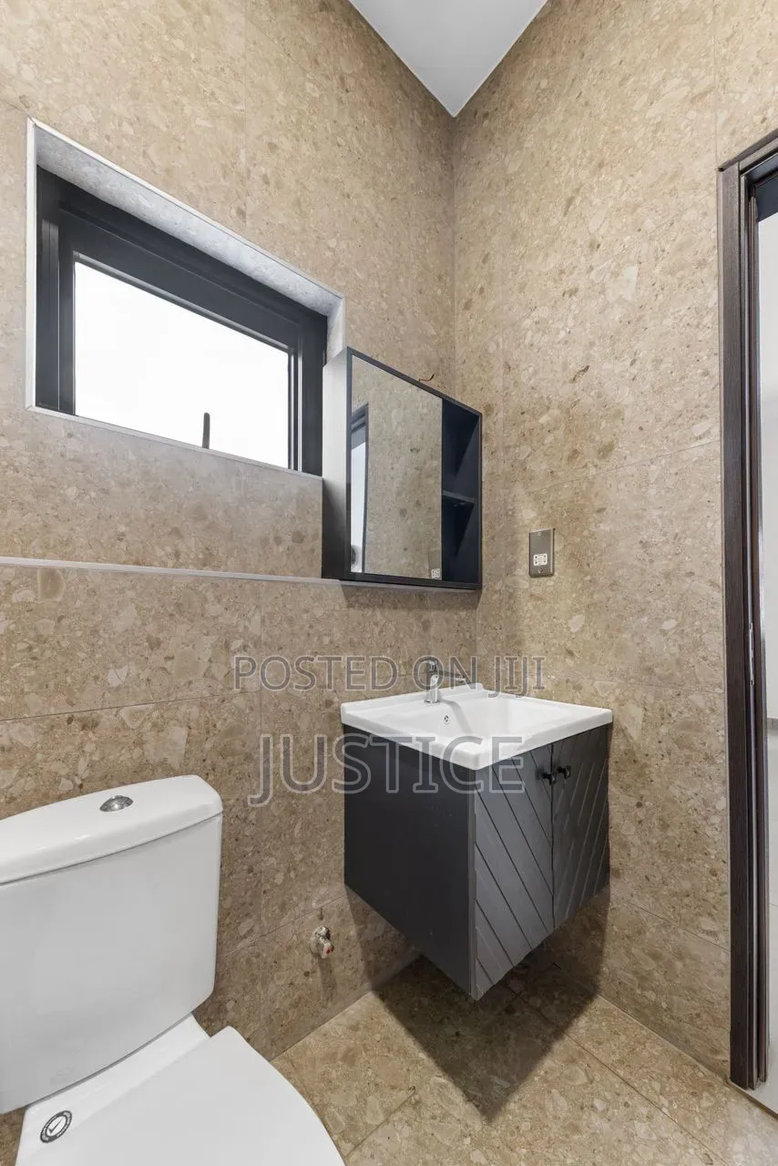 3bdrm House in Adenta, SSNIT Flats for sale