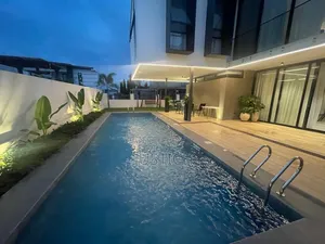 4bdrm Mansion in Airport Hills Estate for sale