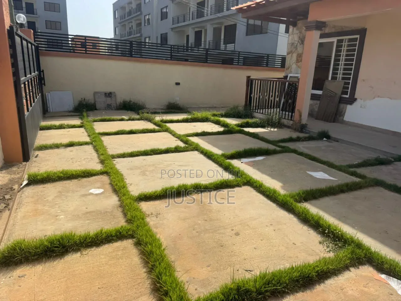 3bdrm House in Achimota, The Mall for rent