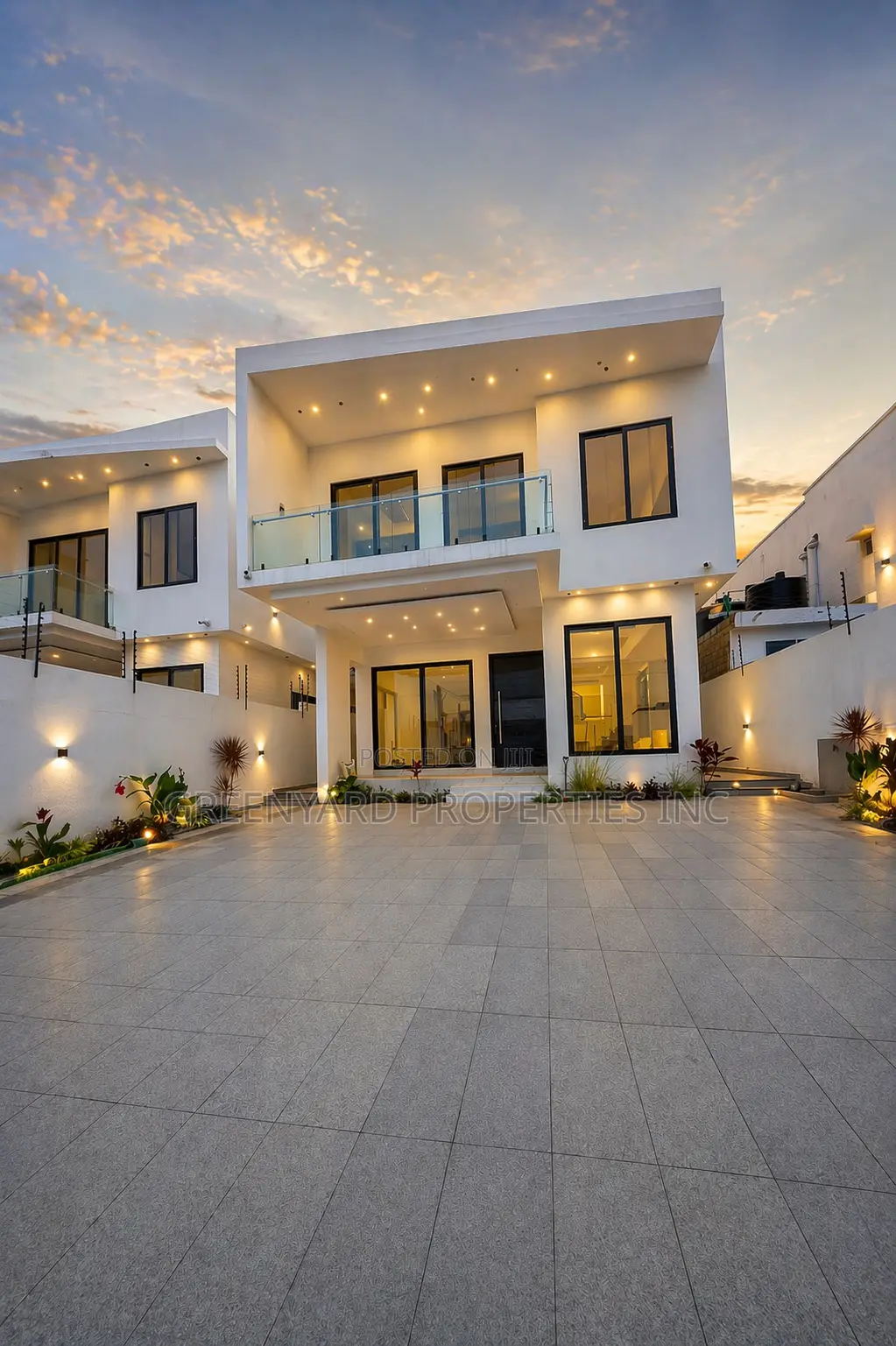 4bdrm House in A&C Mall, East Legon for sale