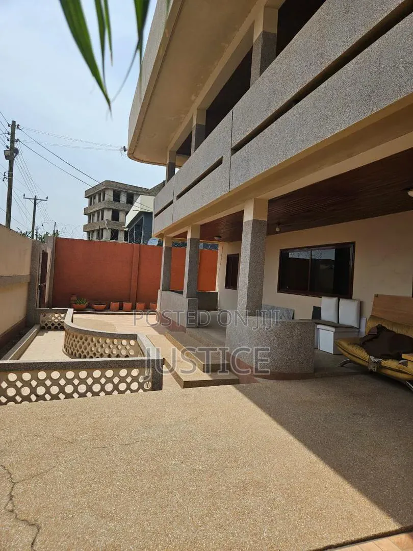 7bdrm House in Achimota, Overhead for sale