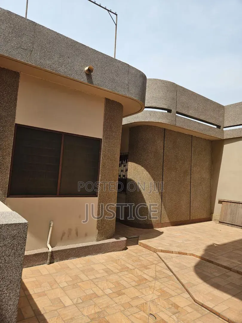 7bdrm House in Achimota, Overhead for sale