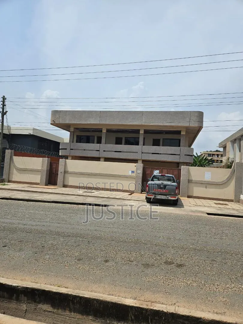 7bdrm House in Achimota, Overhead for sale