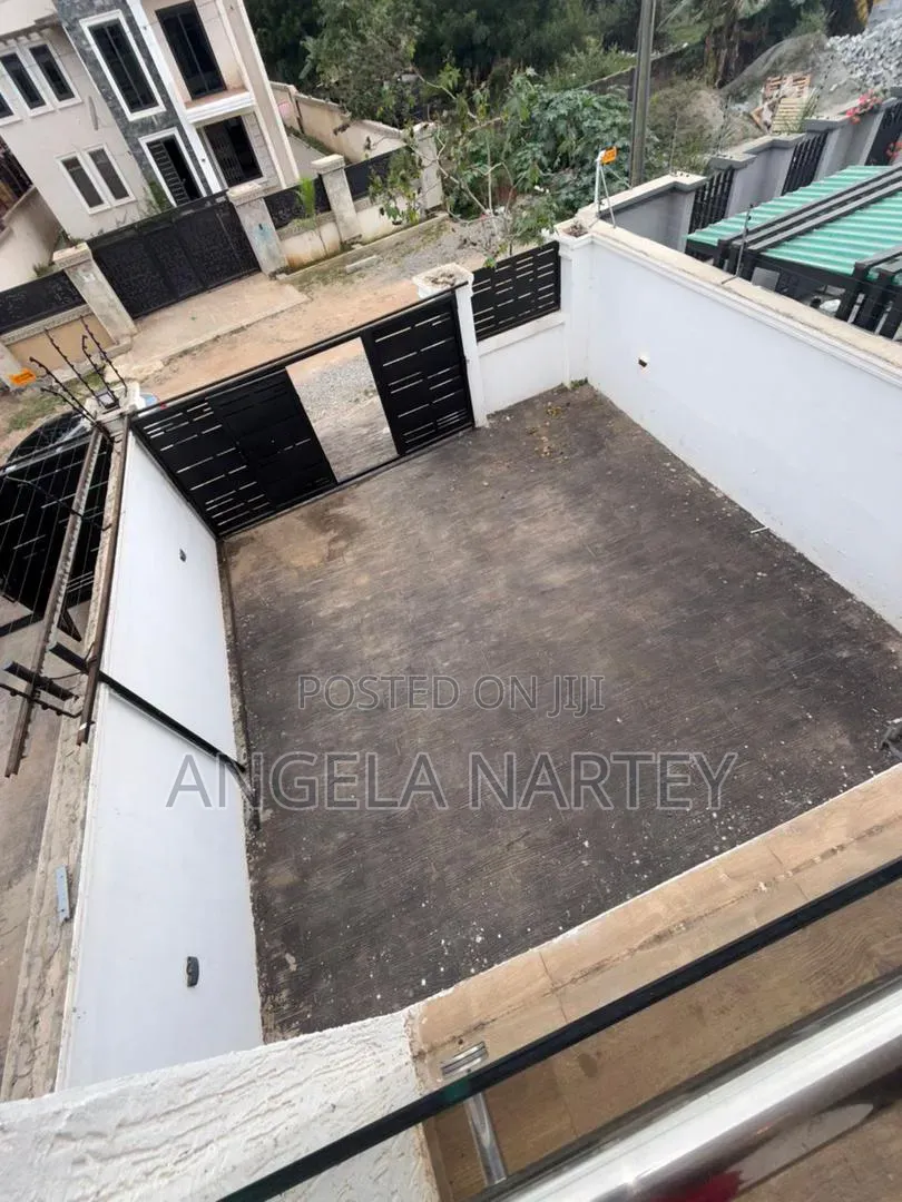 3bdrm House in Ashongman Estates, Accra Metropolitan for sale