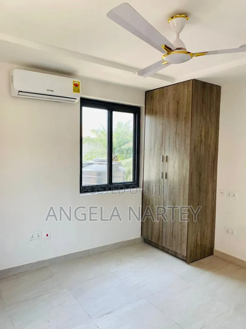 5bdrm House in Spintex, Accra Metropolitan for sale