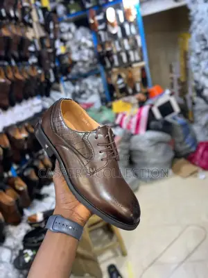 Men Affordable Leather Shoes in Brown Color