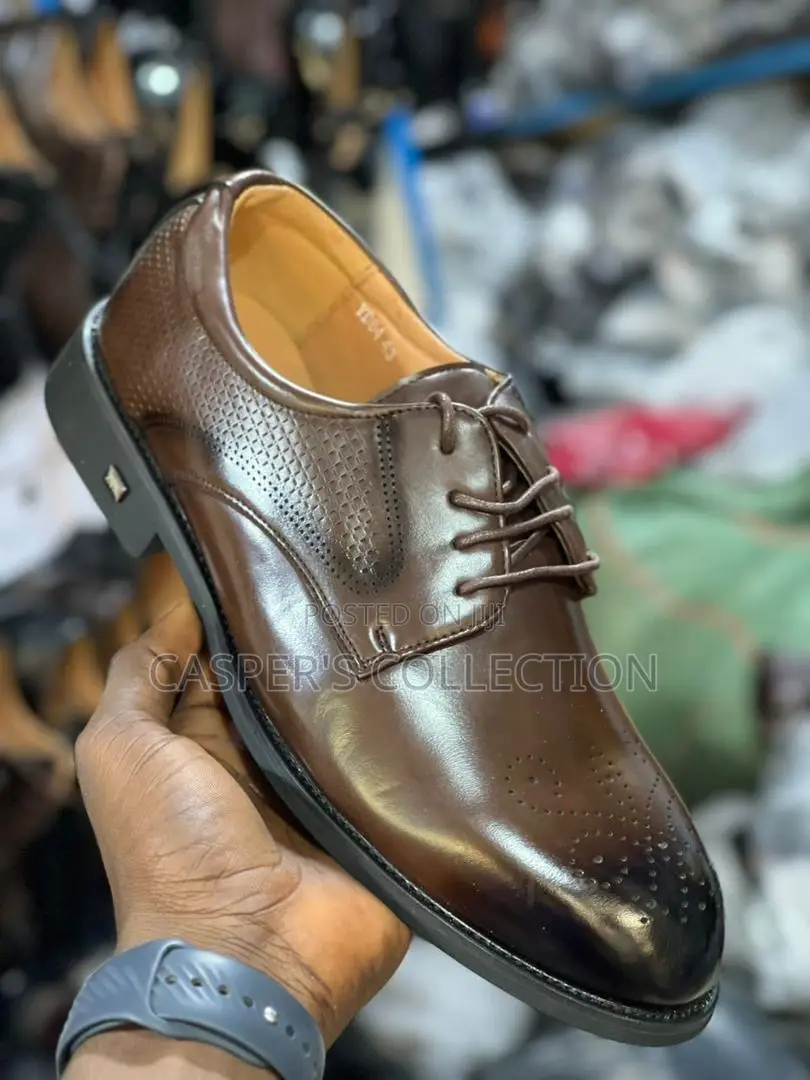 Men Affordable Leather Shoes in Brown Color