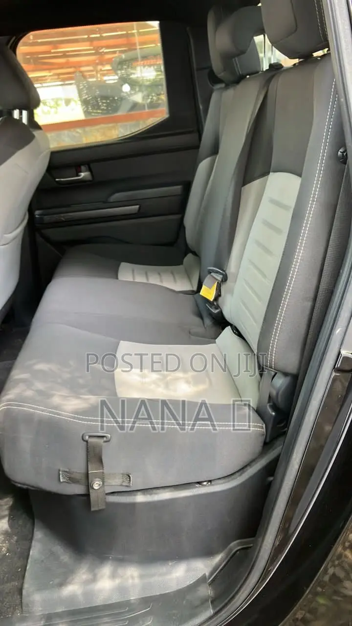 Toyota Tacoma SR5 XtraCab 6' Bed AT 2024 Black