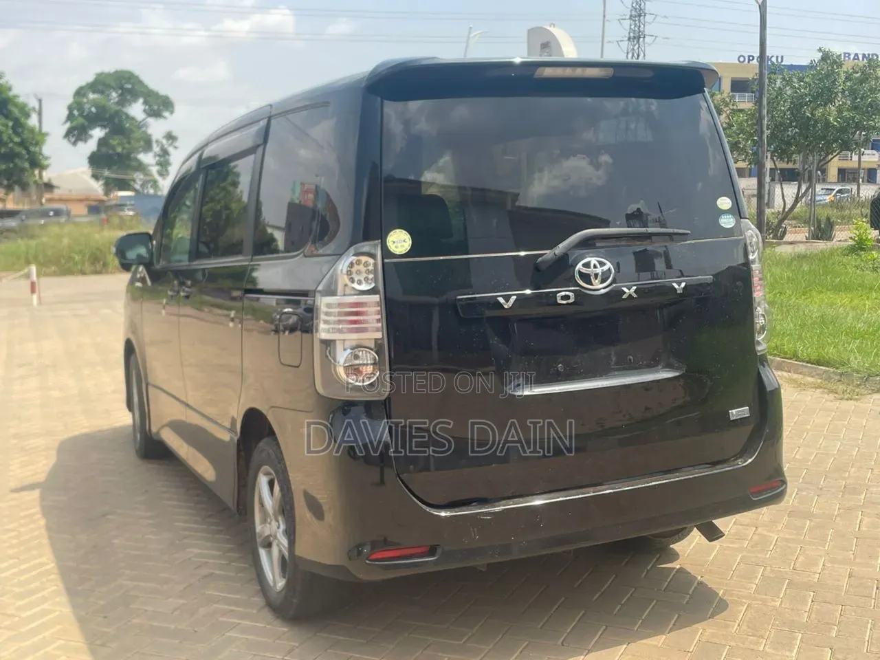 Toyota Voxy 2011 Black