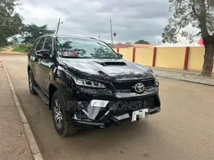 Toyota Fortuner 2018 Black