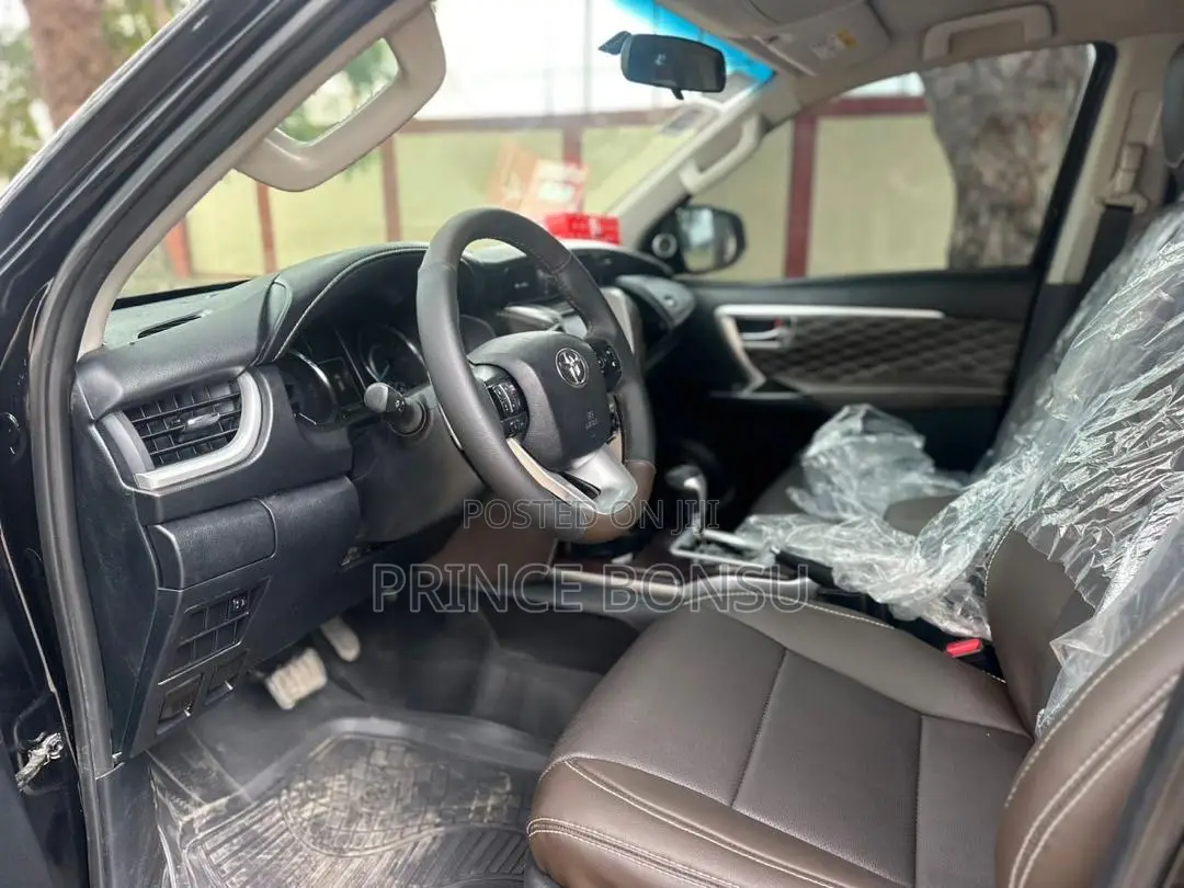 Toyota Fortuner 2018 Black