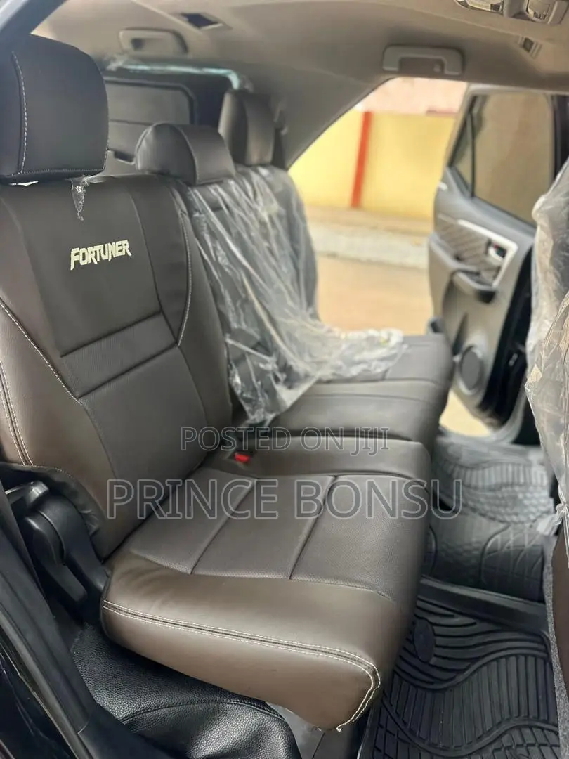 Toyota Fortuner 2018 Black
