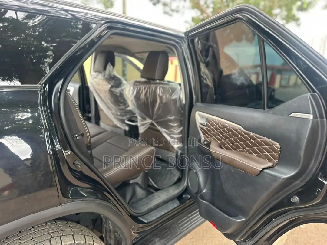 Toyota Fortuner 2018 Black