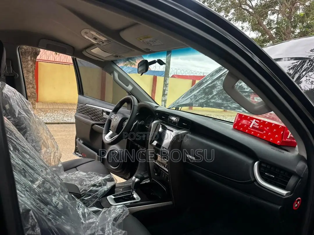 Toyota Fortuner 2018 Black