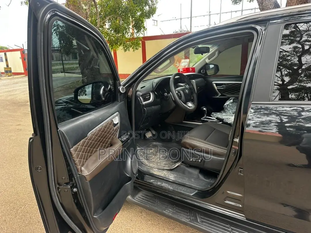 Toyota Fortuner 2018 Black