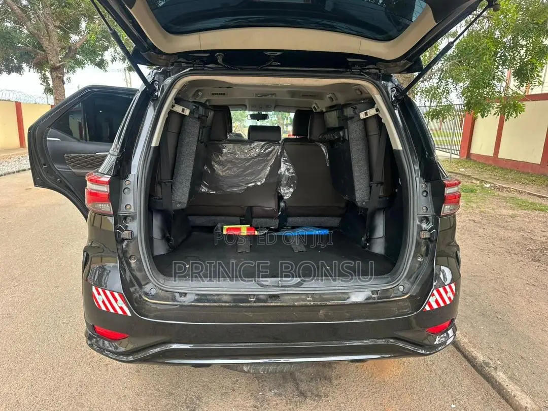 Toyota Fortuner 2018 Black