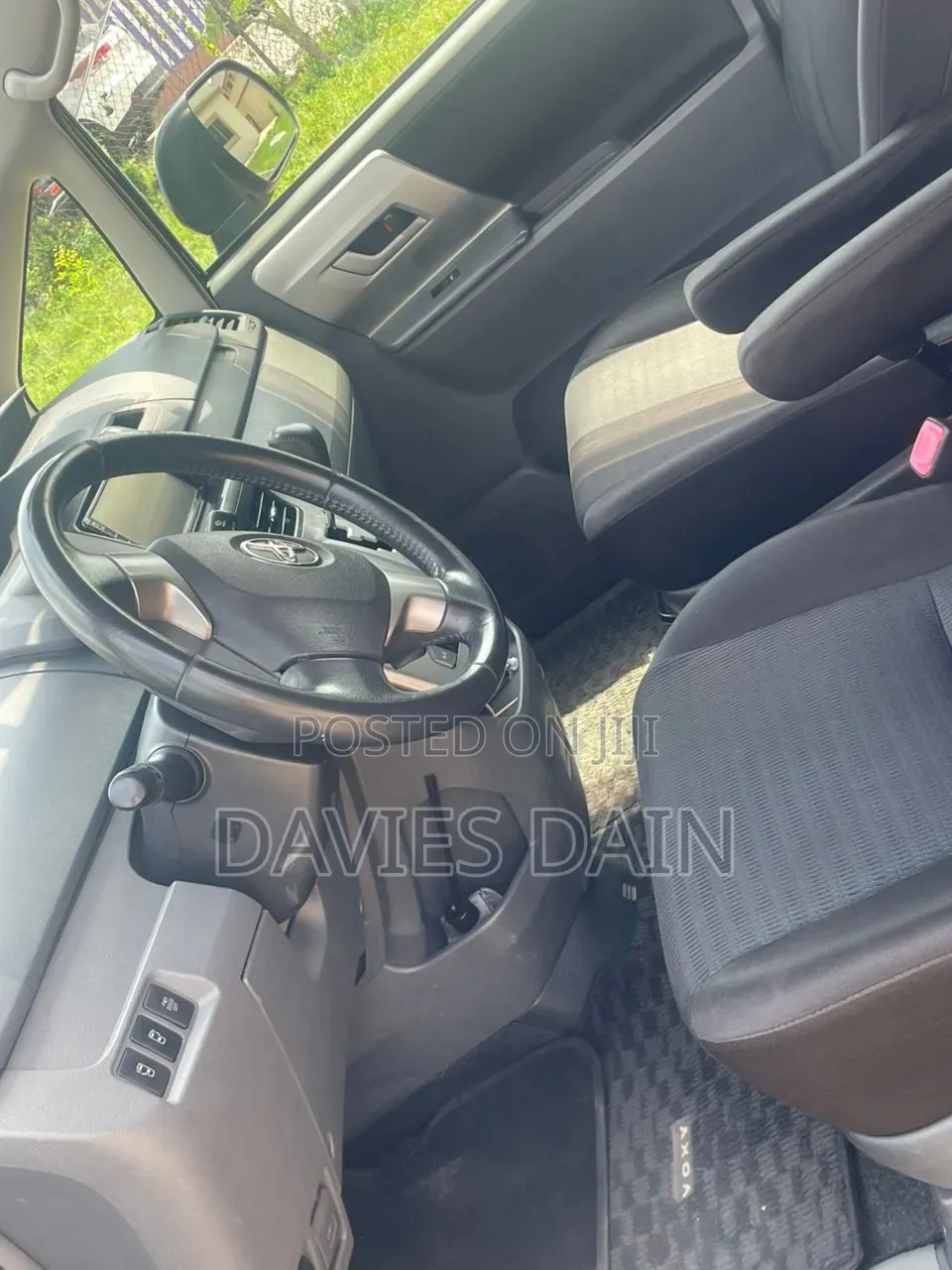 Toyota Voxy SV Premium 2014 White