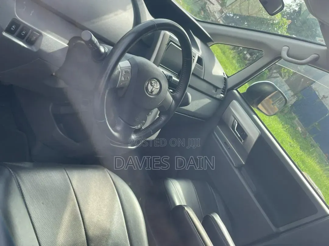 Toyota Voxy SV Premium 2014 White