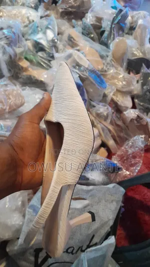 Nice Ladies Shoes Affordable Affordable in Bales