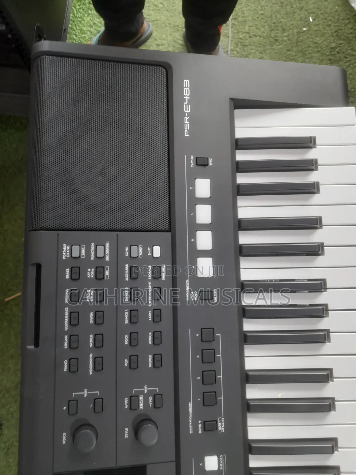 Yamaha Psr- E483