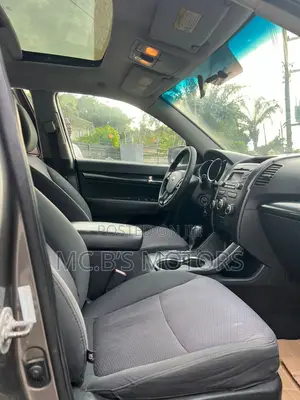 Kia Sorento 2012 Silver