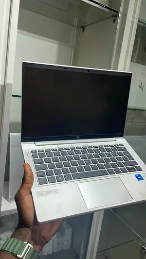 Laptop HP EliteBook 830 G8 8GB Intel Core i5 SSD 256GB