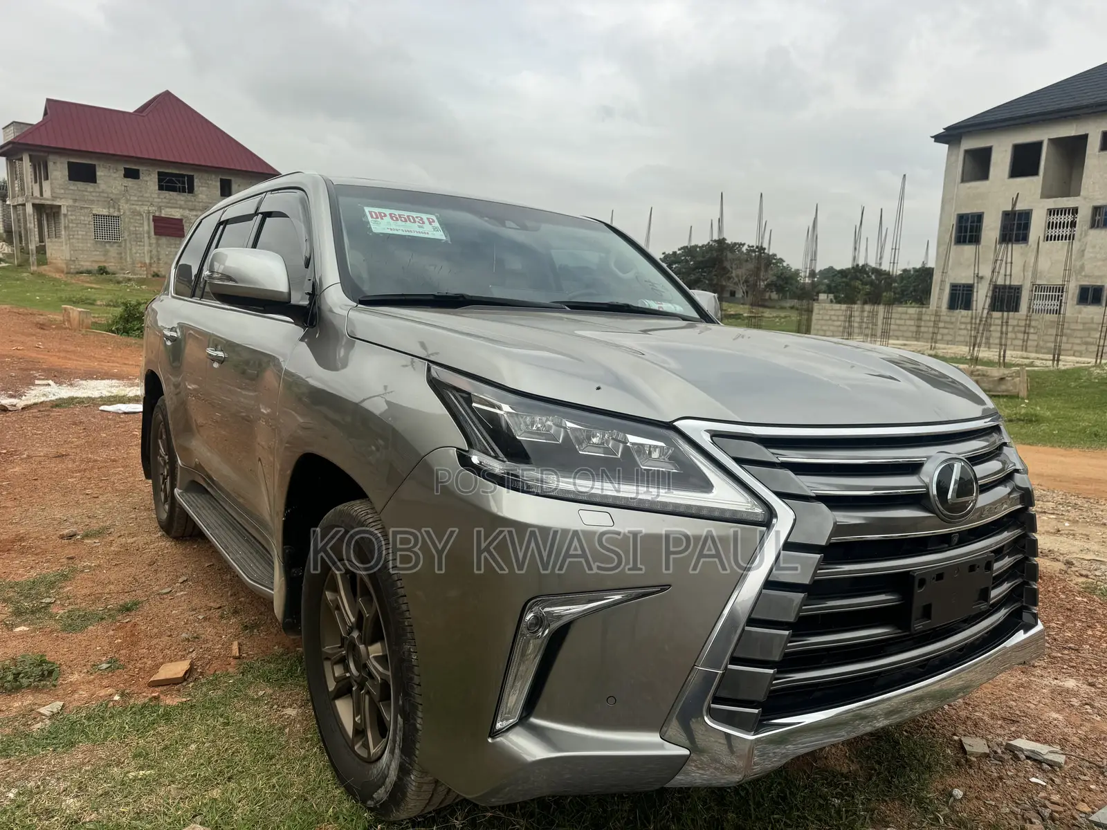 Lexus LX 570 AWD 2017 Gold