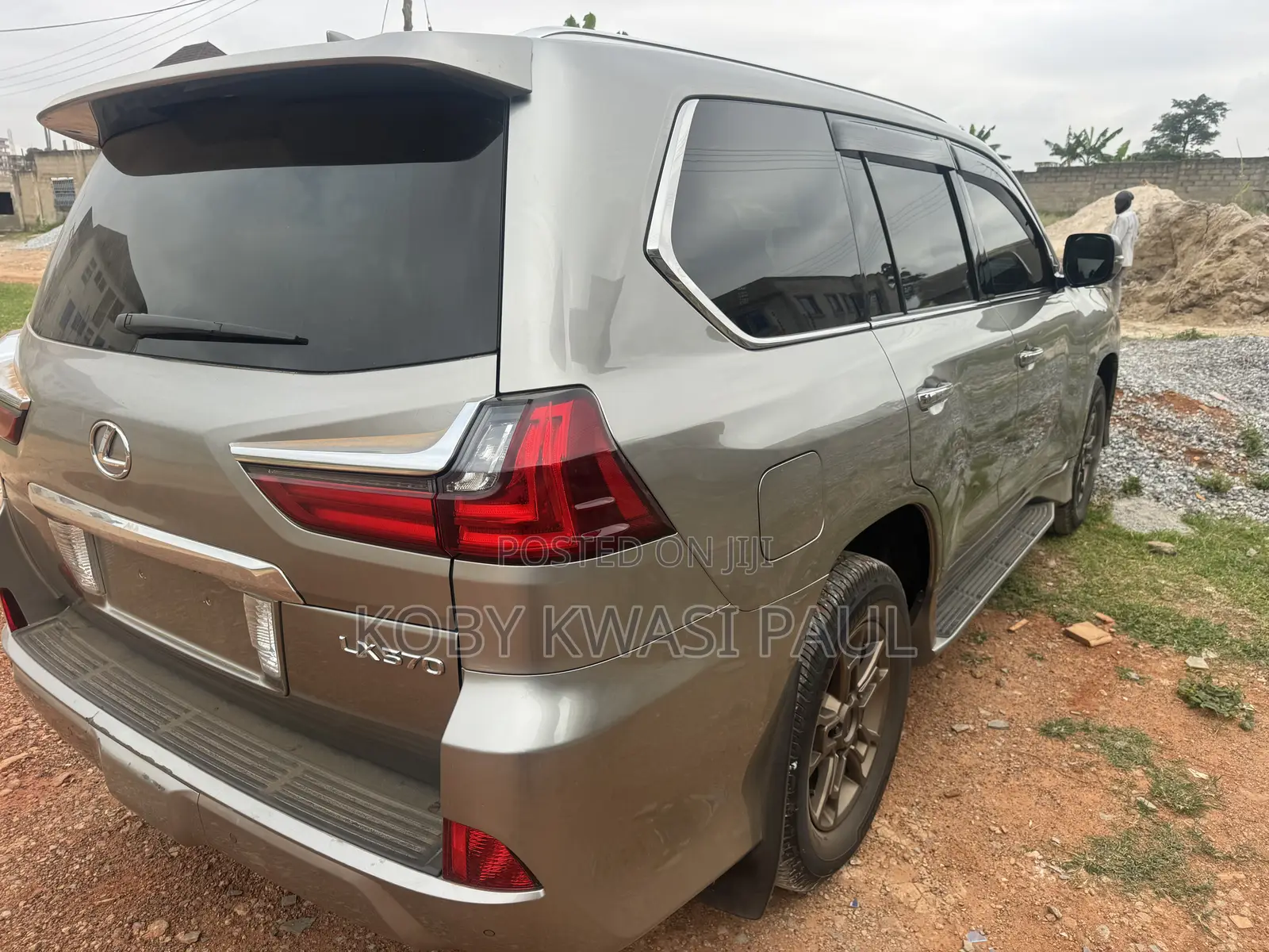 Lexus LX 570 AWD 2017 Gold