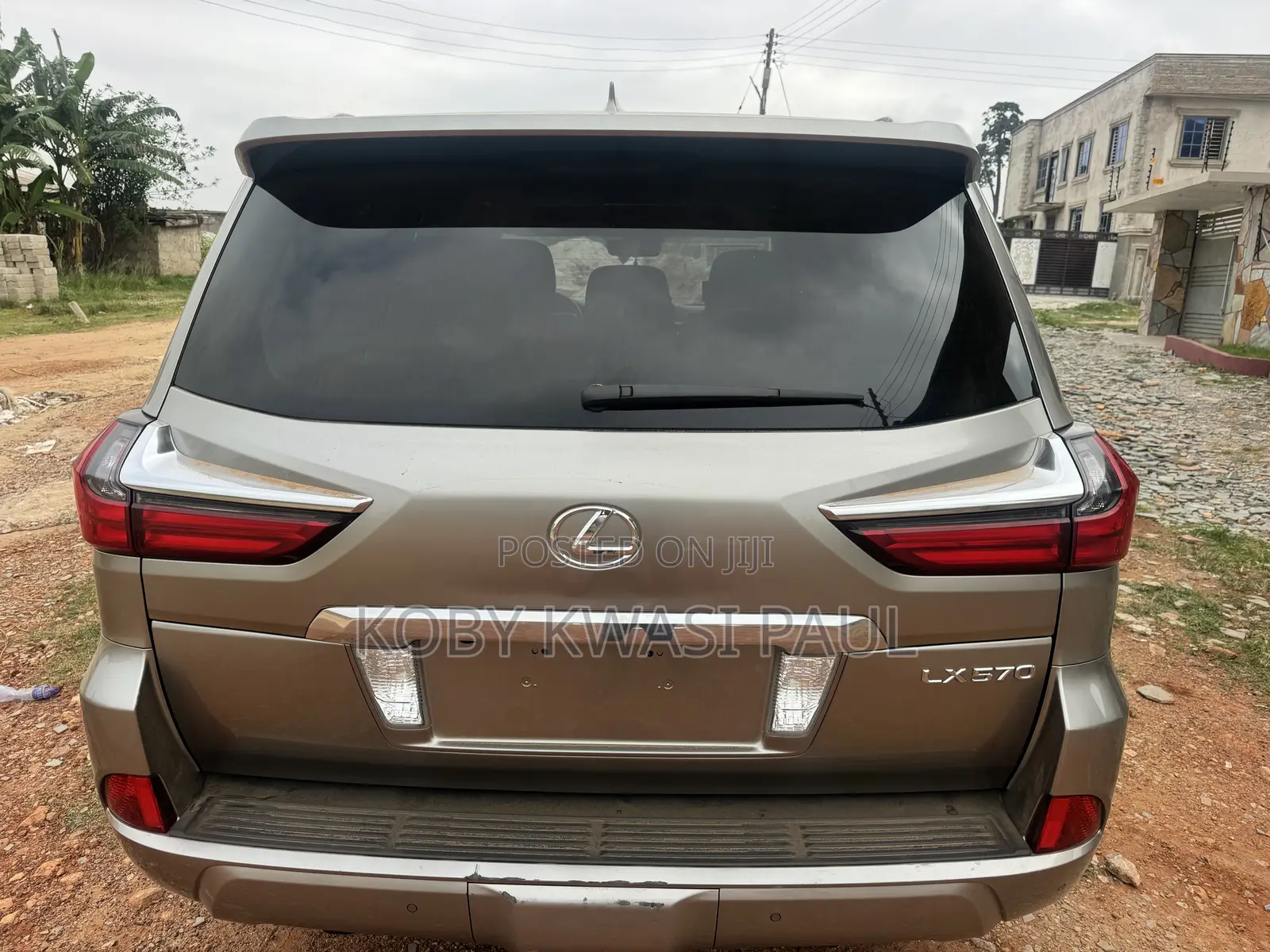 Lexus LX 570 AWD 2017 Gold