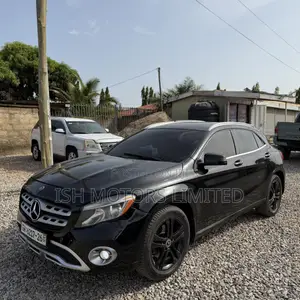 Mercedes-Benz GLA 250 2017 Black