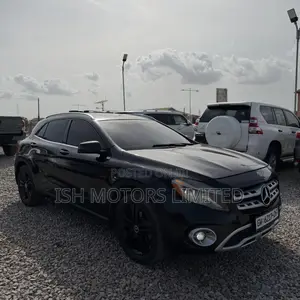 Mercedes-Benz GLA 250 2017 Black