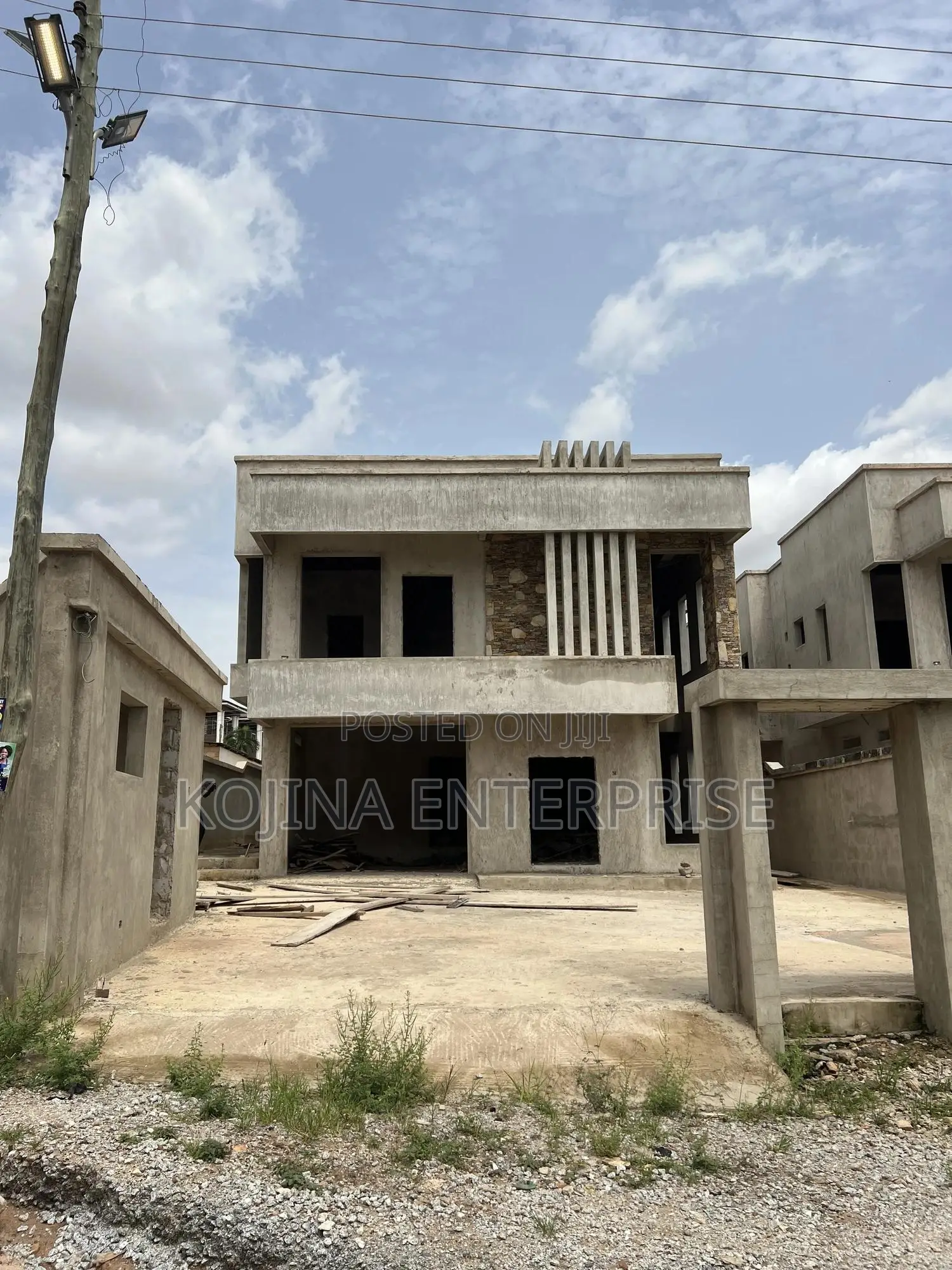 4bdrm Townhouse/Terrace in Good Link Estate, Kumasi Metropolitan