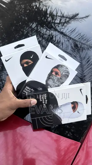 Nike Pro Therma-Fit Hood