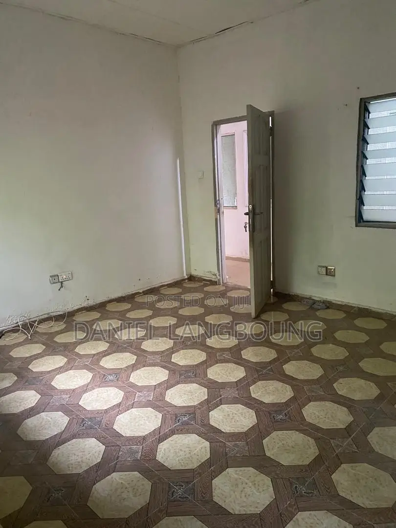 2bdrm Shared Apartment in Gloria Owusu, Boi for rent