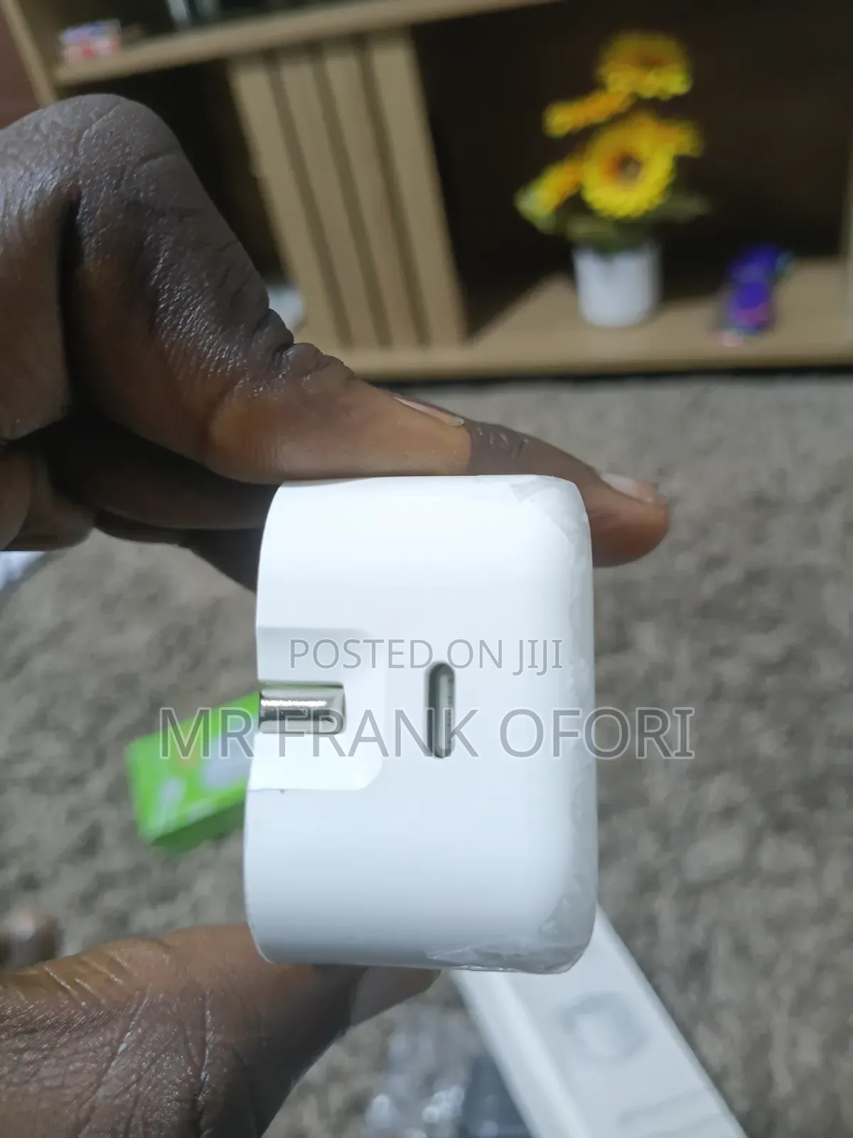 iPhone Super Fast Charger Designed to Change Phone in 30m to 100%