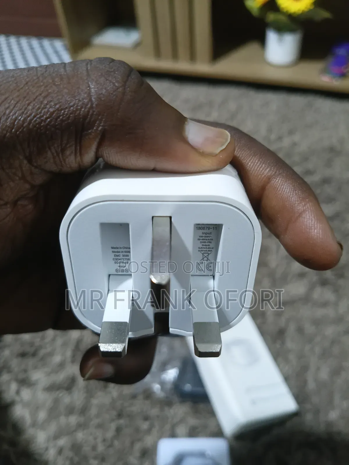 iPhone Super Fast Charger Designed to Change Phone in 30m to 100%