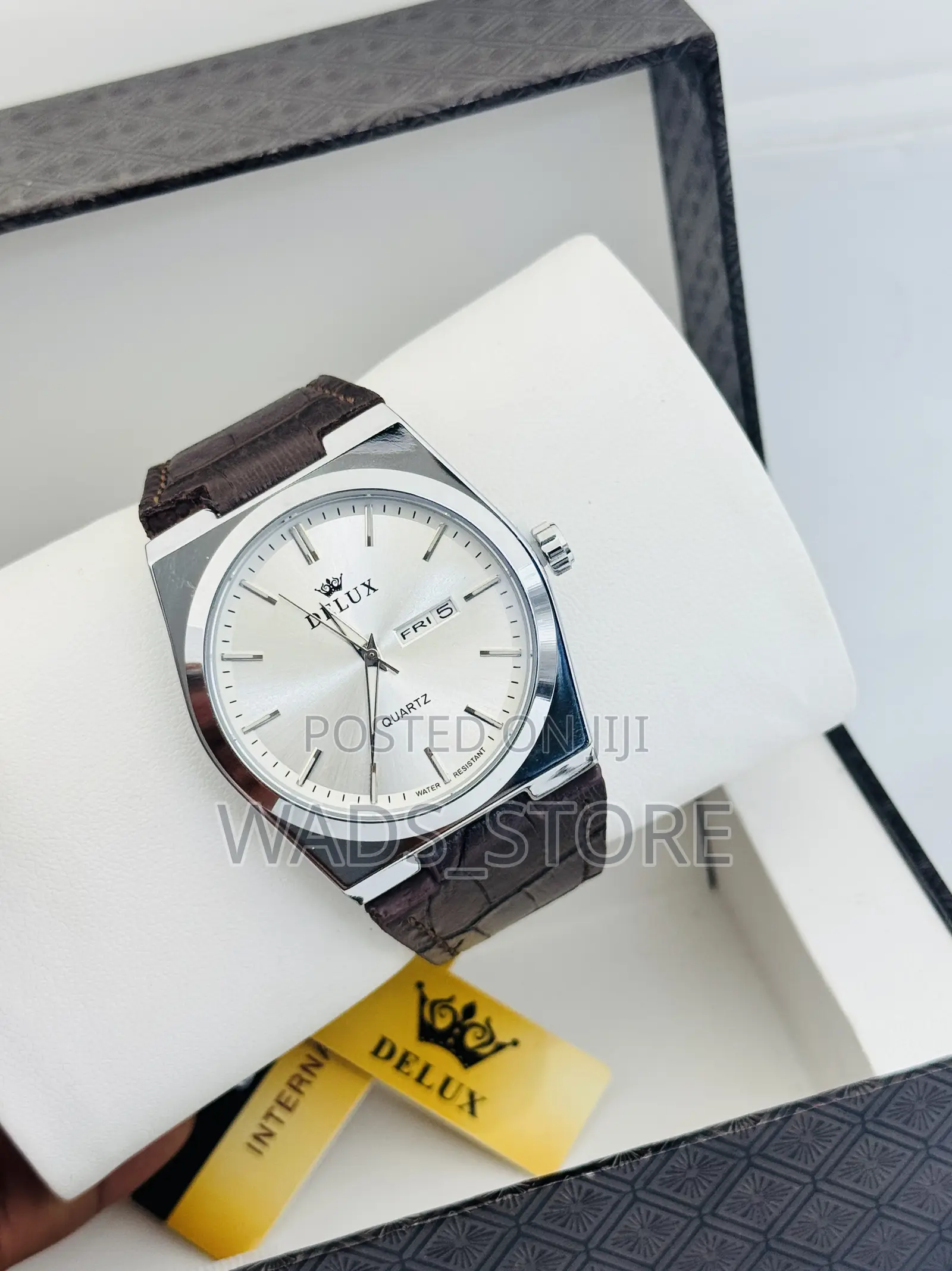 Delux Quartz Leather Watch – Day Date – Clean Design
