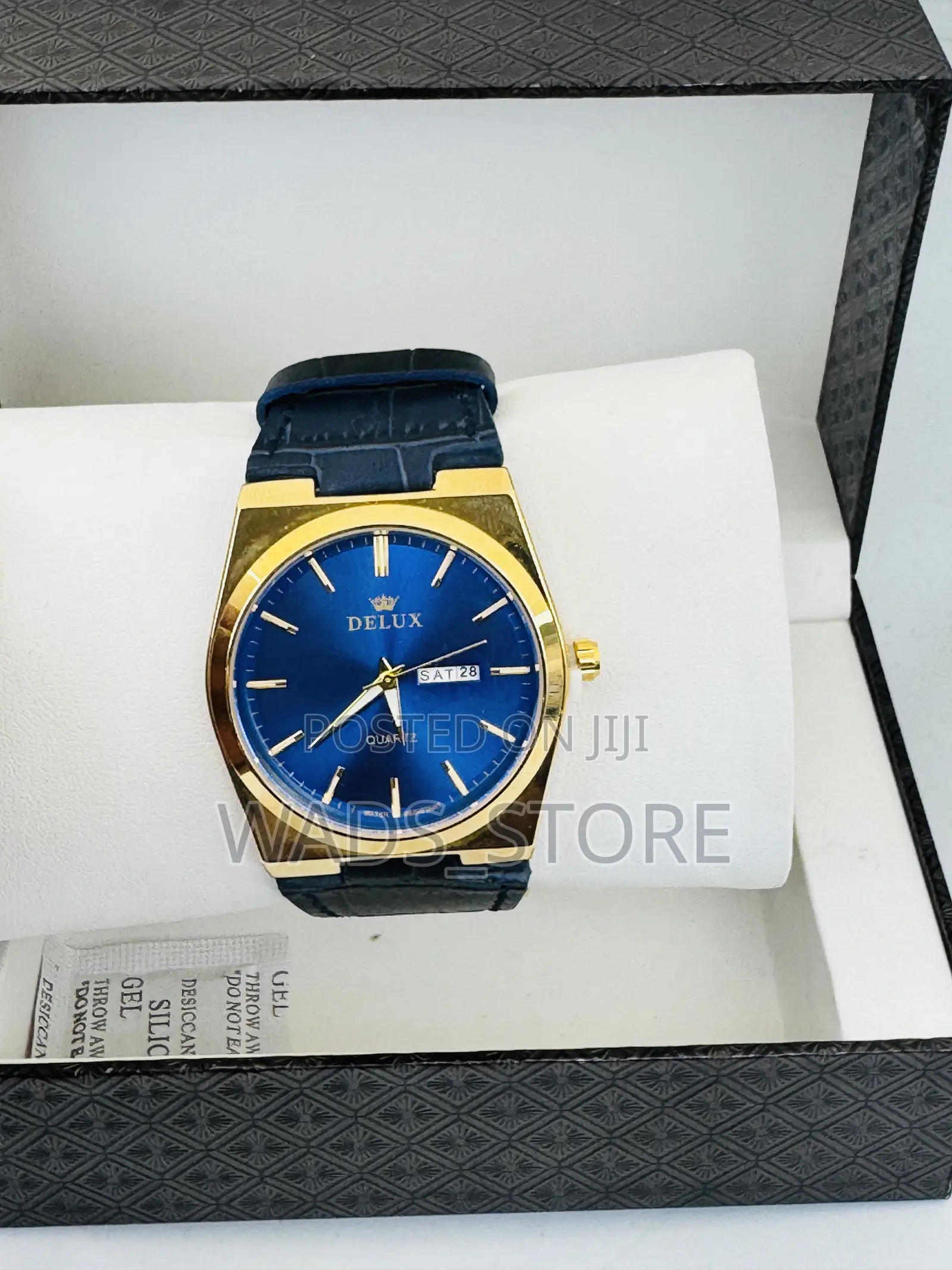 Delux Quartz Leather Watch – Day Date – Clean Design