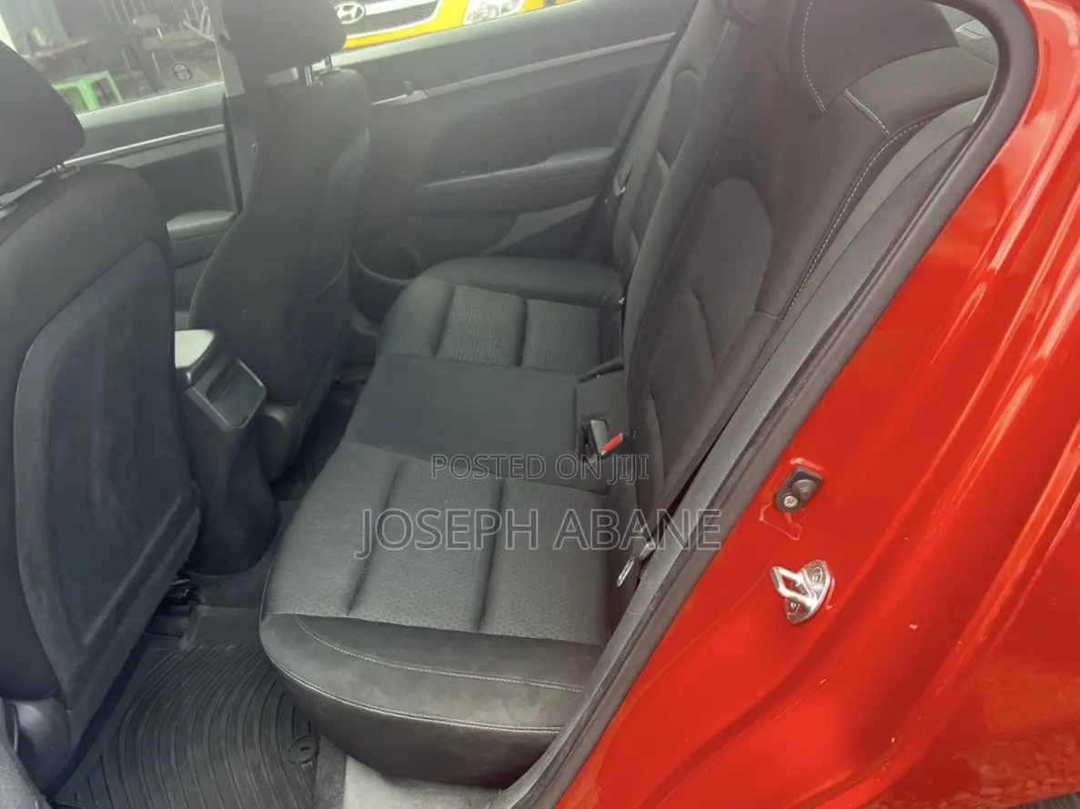 Hyundai Elantra SE Sedan FWD (2.0L 4cyl 6M) 2017 Burgundy
