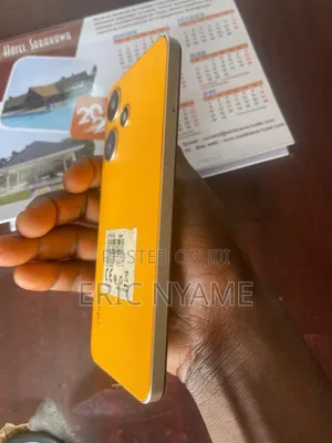 Infinix Hot 30i 128 GB Orange