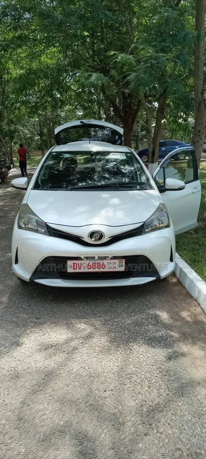 Toyota Vitz 1.0 FWD 5dr 2015 White