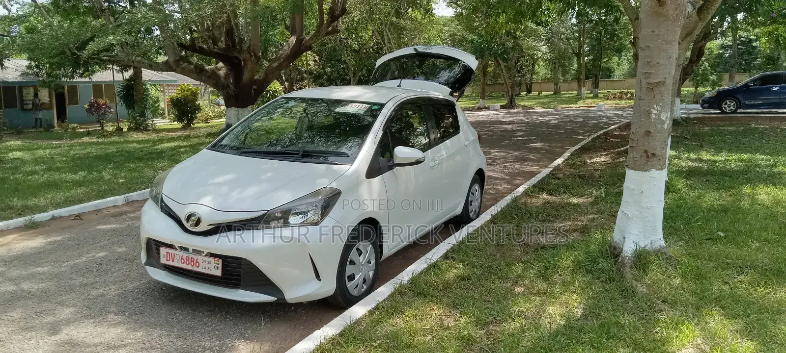 Toyota Vitz 1.0 FWD 5dr 2015 White