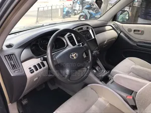 Toyota Highlander SE 2010 Blue