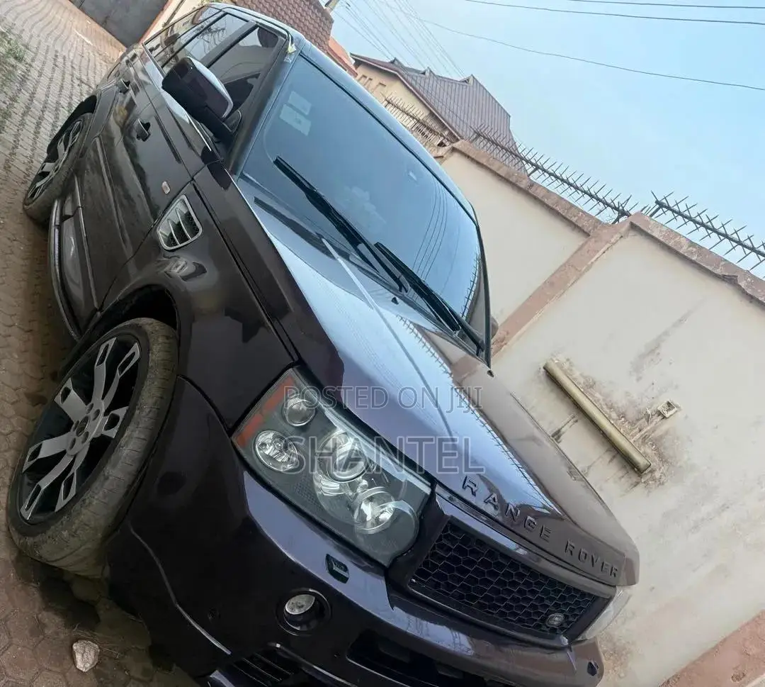 Land Rover Range Rover 2010 Gray
